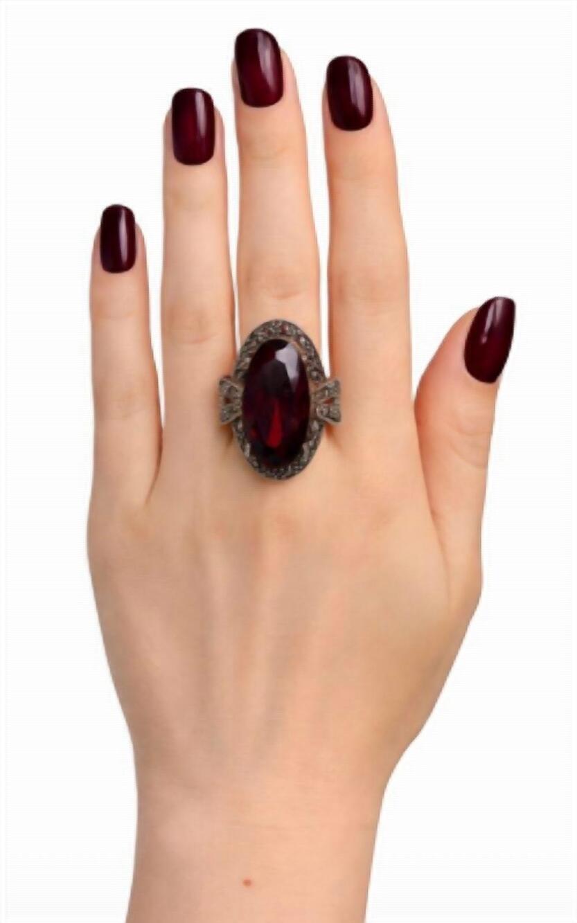 NEW SONYA'S jewel garnet and marcasite ring in red